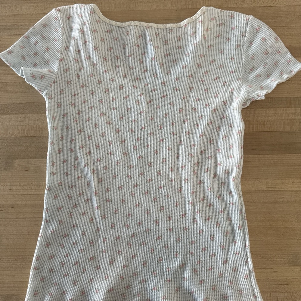 White flowered Ribbed Top - Picture 3 of 4